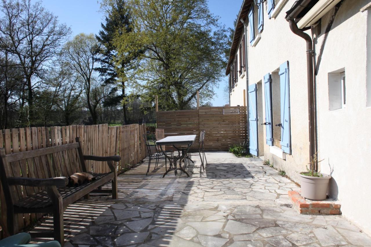 Fleurs De Brenne Gite Neuille-le-Lierre Exterior photo